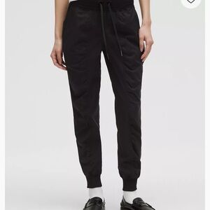 Lululemon Dance Studio Mid-Rise Jogger
Full Length